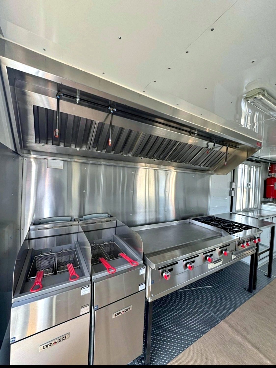 Twin fryers + griddle/range combo