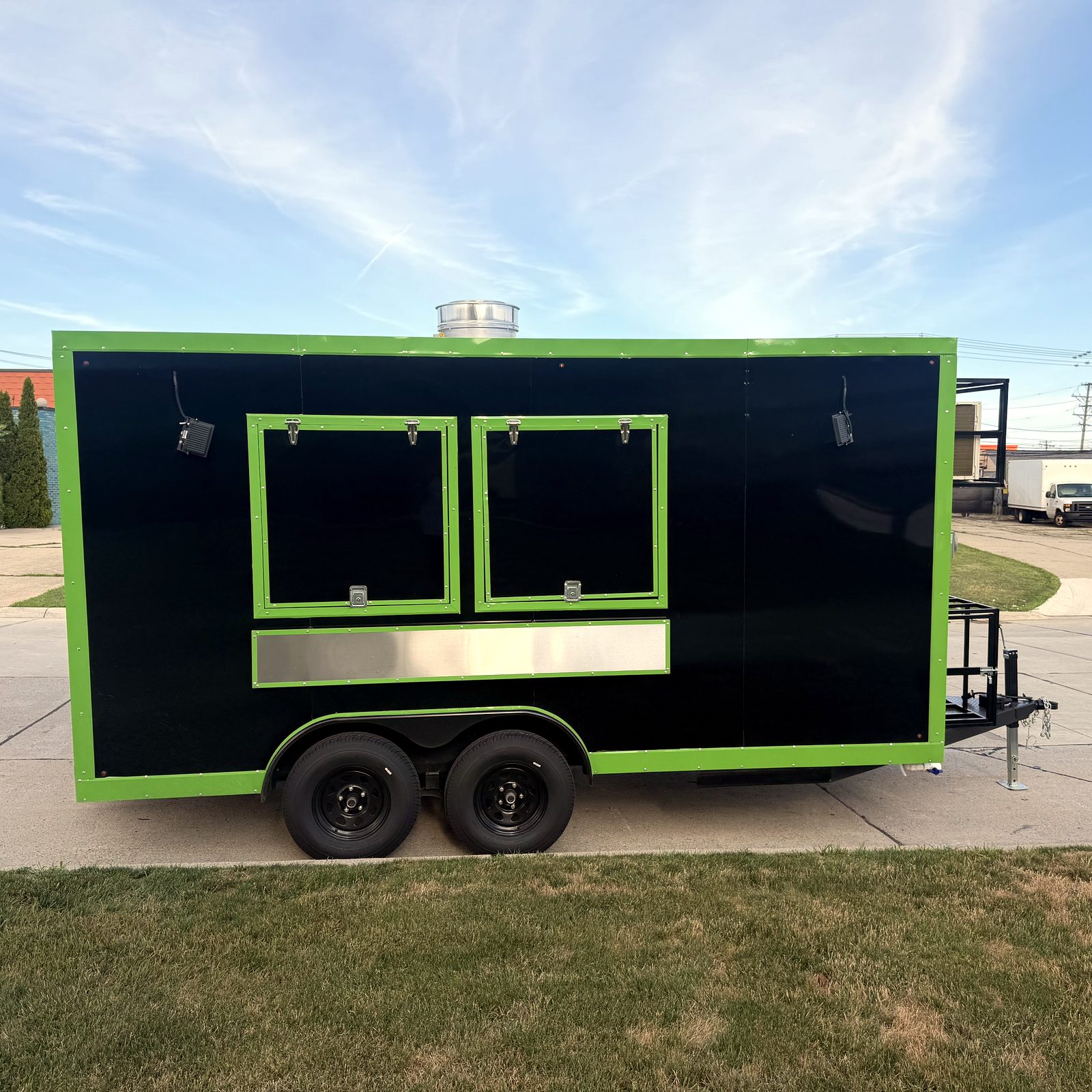 Finished black & green build with serving windows